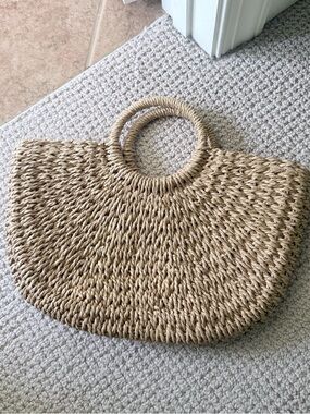 Natural Straw Round-Handle Tote Bag